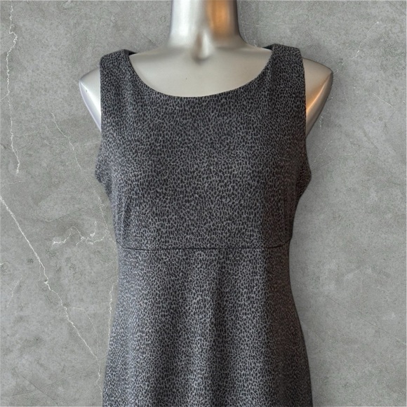 ✅Dress Barn Charcoal Midi Dress - Picture 3 of 14